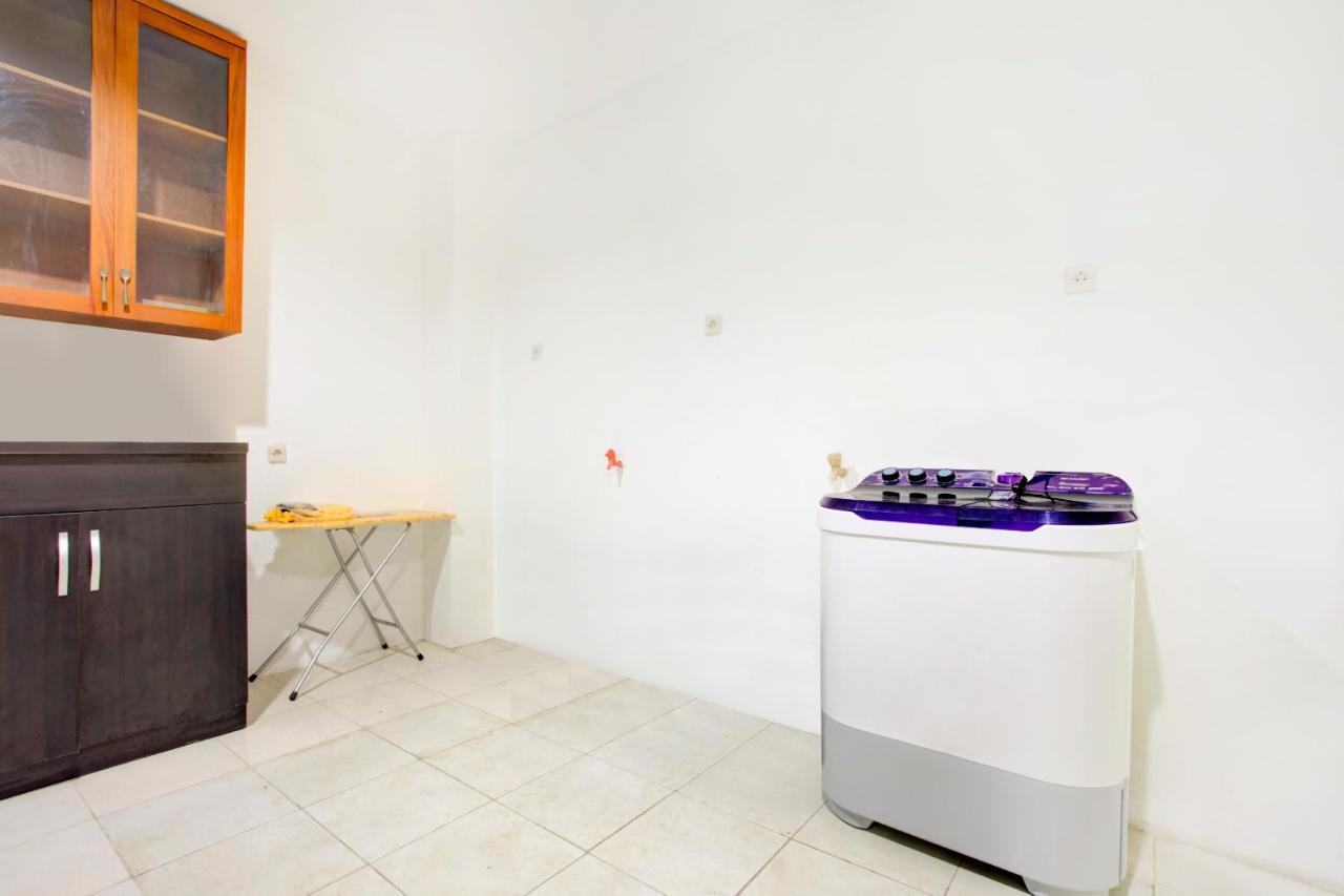 Vaccinated Staff - Spot On 3928 Terrace House Syariah Pondoktjing Dua Exterior foto