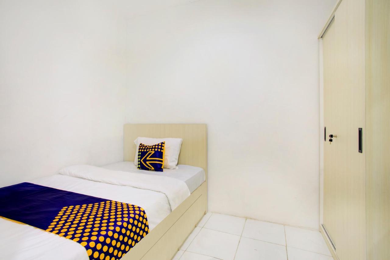 Vaccinated Staff - Spot On 3928 Terrace House Syariah Pondoktjing Dua Exterior foto